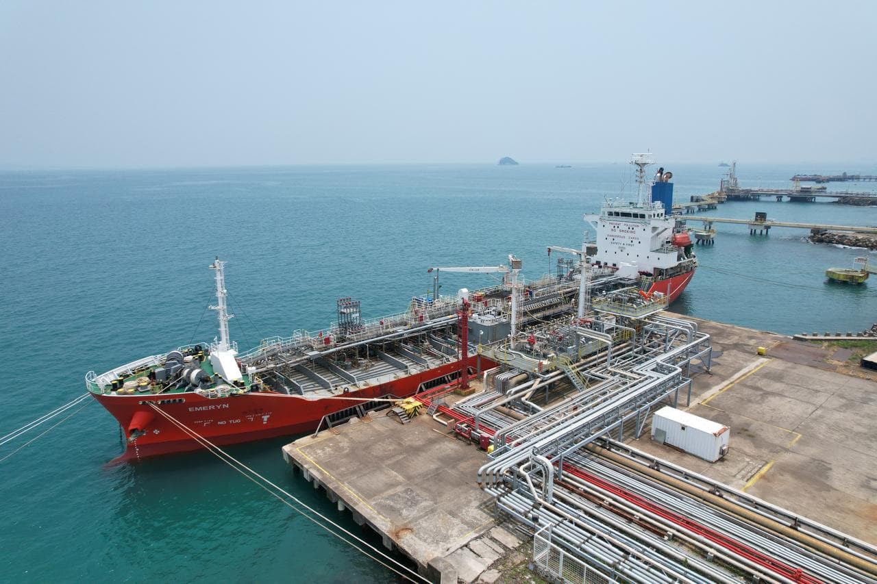 Chandra Daya Investasi Tegaskan Tidak Ada Rencana Akuisisi ExxonMobil Indonesia Chandra Daya Investasi Tegaskan Tidak Ada Rencana Akuisisi ExxonMobil Indonesia